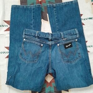 29x32 Wrangler Jeans Black Patch